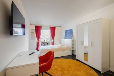 Luxuriöses, helles 1-Zimmer Apartment mit Balkon, Küche, Möbliert, Keller