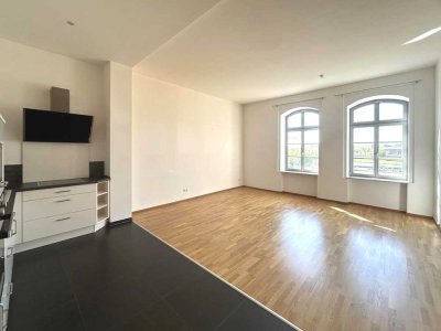Wohnen mit Parkblick: 2-Zi.-Wohnung direkt am Landesgartenschaugelände + 2 TG-Stellplätze
