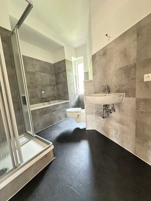 Perfekt für die kleine Familie!! Schöne helle 3 Raum Wohnung mit Spielplatz nebenan