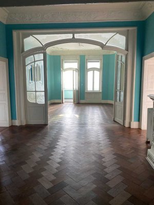 Stilvolle Altbauwohnung mit Stuck & Parkett in Gründerzeitvilla – 4 Zimmer in Wiesbaden-Nordost