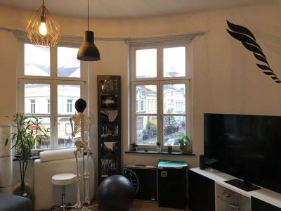 Charmante 2-Zimmer-Altbauwohnung mit Balkon im 1. OG in Bremen-Steintor