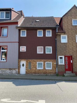 Sanierungsbedürftiges Fachwerkhaus in Schöppenstedt – niedrige Decken, keine Heizung