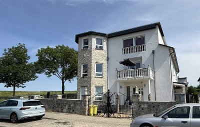 Schlossähnliches Anwesen mit Panoramablick und flexiblen Wohnkonzepten in Kassel-Wolfsanger