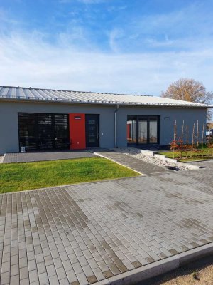 Moderne 2-Raum-Wohnung auf traumhaft grünem Grundstück!