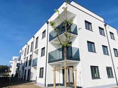 Sonnige Neubau 2 Zi-Wohnung mit großem Balkon und TG Stellplatz