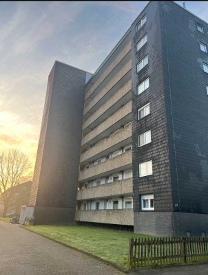 Freundliche 3,5-Zimmer-Wohnung mit gehobener Innenausstattung mit Balkon in Voerde