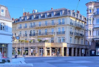 WOHNUNG MIT AUSBLICK 
historisches, renoviertes Haus im Zentrum
900 €+200 NK, 70 m², 2ZKB, 3MM Kaut.