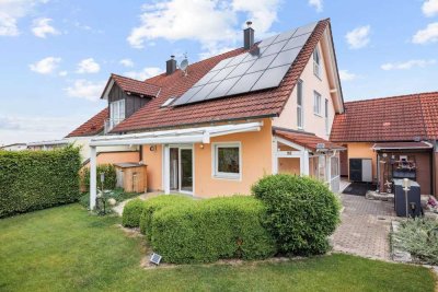 Effizientes Wohnen im Grünen - Großzügige DHH mit PV, Wärmepumpe und Wallbox
