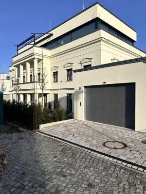 2-Zimmer, Jugendstilhaus, Erdgeschoss, große überdachte Terrasse