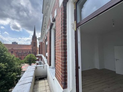 Kernsanierte 4-Zimmer-Altbauwohnung mit 2 Balkonen im Denkmal-Gründerzeithaus