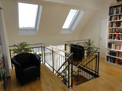 Sonnige und ruhige Dachterrassen-Maisonette Wohnung am Rotkreuzplatz