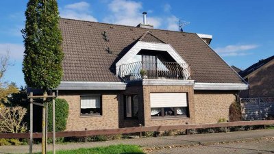 renovierte 3-Zimmer-Dachgeschosswohnung mit Balkon