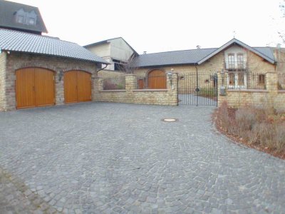 Repräsentatives Traumhaus !!! Sanierter Gutshof, riesiges Grundstück, absolute Luxusausstattung !