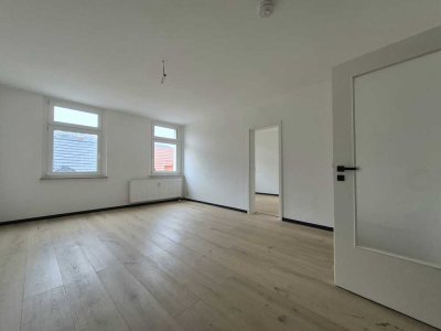ALLES NEU - 2-Zimmer-Wohnung mit Designbad und Wintergarten/ Loggia - 2 Monate mietfrei