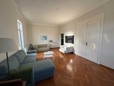 Charmante 6-Zimmer-Altbauwohnung mit Balkon im beliebten Westviertel