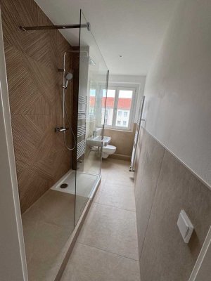 Helle 2-Zimmer Wohnung im 4. OG mit Balkon in Seidnitz/Dobritz