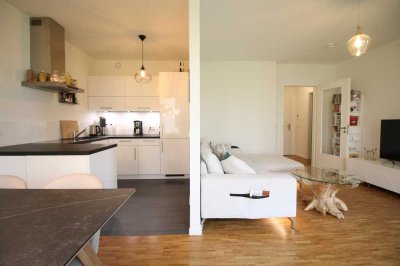 Moderne Erdgeschosswohnung mit großem Garten