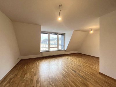 Geräumige Einraumwohnung im ausgebauten Dachgeschoss!