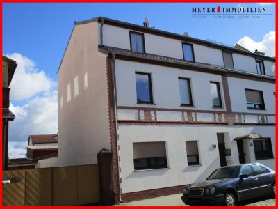 Liebevoll saniert & vollständig eingerichtet: Altbauwohnung mit Wohnküche