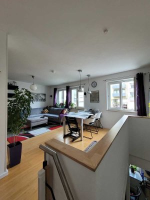 Moderne 3,5-Zimmer-Maisonette-Wohnung Terrasse und Einbauküche in Stuttgart