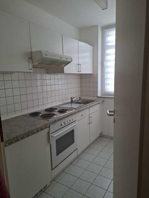 geräumiges 1 Zimmer Studio mit Stellplatz und Balkon