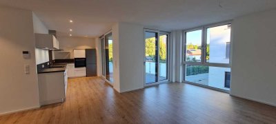 moderne helle 3,5 Zimmerwohnung im 1.OG mit Balkon
