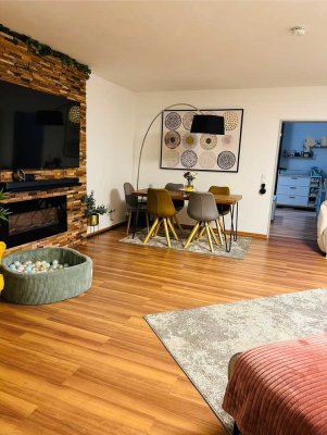 5-Zimmer-Wohnung mit 2 Balkonen, Tiefgaragenplatz & Einbauküche