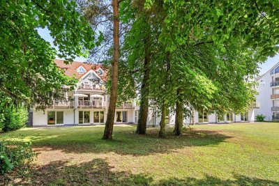 Attraktive Erdgeschossimmobilie mit 14 Stellplätze,
3 TG-Stellplätze & großzügigem Garten