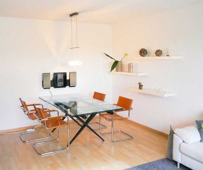 Sehr schöne 3,5-Zimmer-Maisonette-Wohnung–Süd-Loggia-2 TG-Plätze -Laminatboden-1 Hobbyraum!