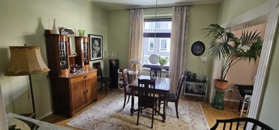 Schöne 3,5 Zimmer-Altbauwohnung inklusive Küche und Garage in Essen-Huttrop