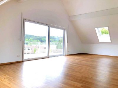 3-Zimmer Dachgeschosswohnung Westbalkon in Rot a. d. Rot
