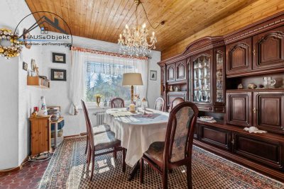 CHARMANTES EINFAMILIENHAUS MIT WEITLÄUFIGEM GRUNDSTÜCK, GARAGE UND CARPORT