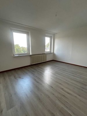 Helle geräumige 3-Zimmer-Wohnung sofort frei