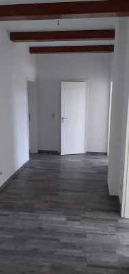 GROSSZÜGIGE 3 Z-WOHNUNG KDB MIT GROSSEM BALKON IM ZENTRUM VON WANNE NÄHE ANNA -HOSPITAL MAX 2 PERS