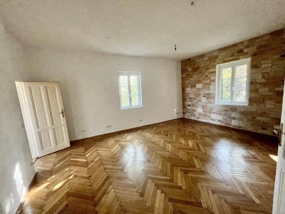 Jahrhundertwende-Villa mit großem Garten im beliebten neunzehnten Bezirk!