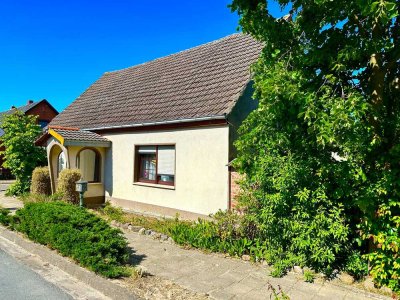 Einfamilienhaus mit Nebengelass