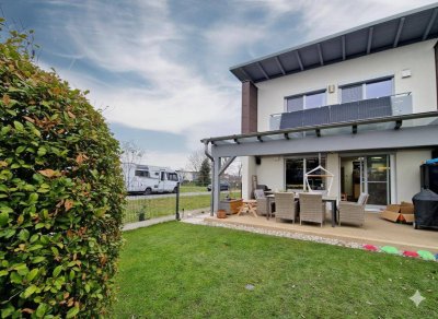 Modernes Eckreihenhaus mit Garten, Doppelcarport in Feldkirchen