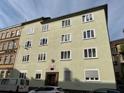 Schöne 3-Zimmer-Wohnung mit kleinem Balkon, EBK und Tageslichtbad