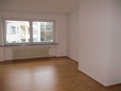 Helle 1-Zimmer-Wohnung mit Einbauküche in Essen Hohenzollernstraße