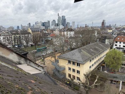 Elegante 2-Zimmer Wohnung im 4. OG in Frankfurt Sachsenhausen-Nord