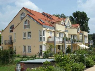 Großzügiges Apartment mit Balkon und Tiefgarage in Parkwohnanlage