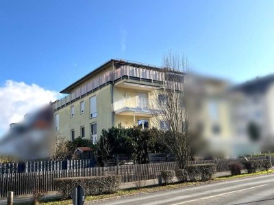 Erstbezug nach Renovierung 
Sonnige 3-Zimmer-Wohnung mit großem Balkon