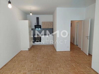 2 - Raum - Wohnung mit kleinem Wintergarten / Dachterrasse im Zentrum von Enns