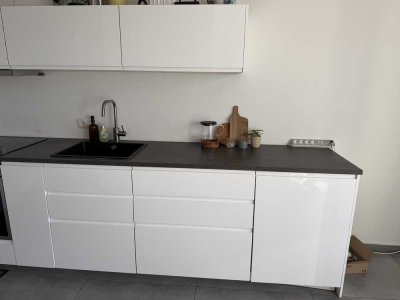 Passend zum Studienbeginn: Moderne helle Studenten Wohnung mit Tiefgarage