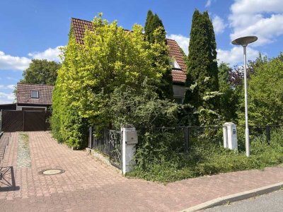 Haus mit Nebengelass und Garten
