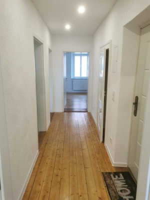 Schöne 3,5-Zimmer Altbauwohnung in Augsburg Pfersee zu vermieten