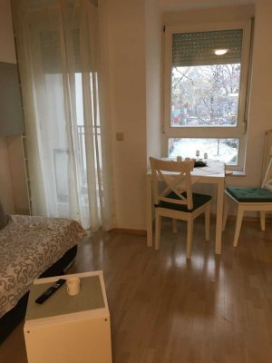 Befristet: möbliertes 1-Zimmer-Apartment in Freiburg (1.5.-30.9.26)