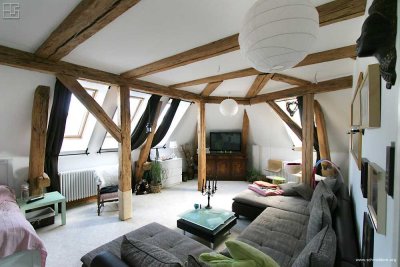 Ideale Dachgeschoss-Single-Wohnung in traumhaftem Altbau in Tessin bei Rostock