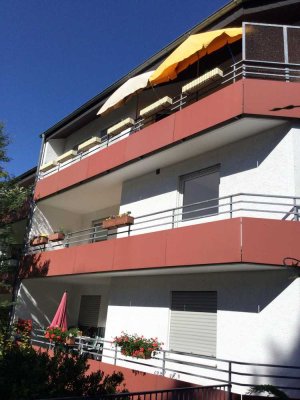 Neuwertige Wohnung mit zwei Zimmern sowie Balkon und Einbauküche in bester Lage von Weitmar Mark+TG