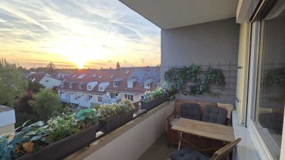 Bezugsfreie, gepflegte 2-Zimmer-Wohnung mit Balkon; ohne Maklercourtage; Erbbaurecht bis 2061